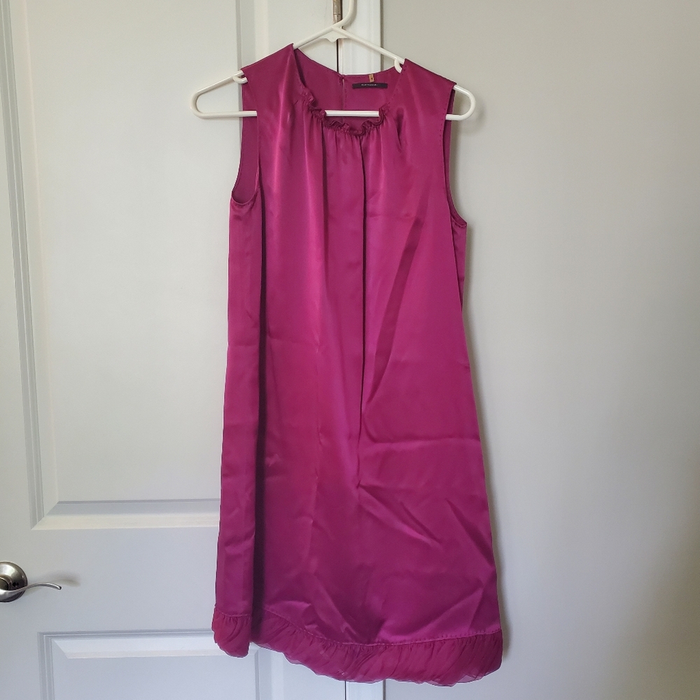 Elie Tahari magenta pink dress size 4 gently used